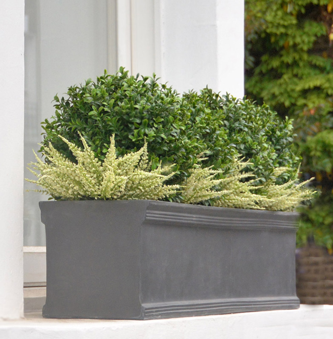 490 fake landscapes 28cm UV buxus with white heather in 90cm planter